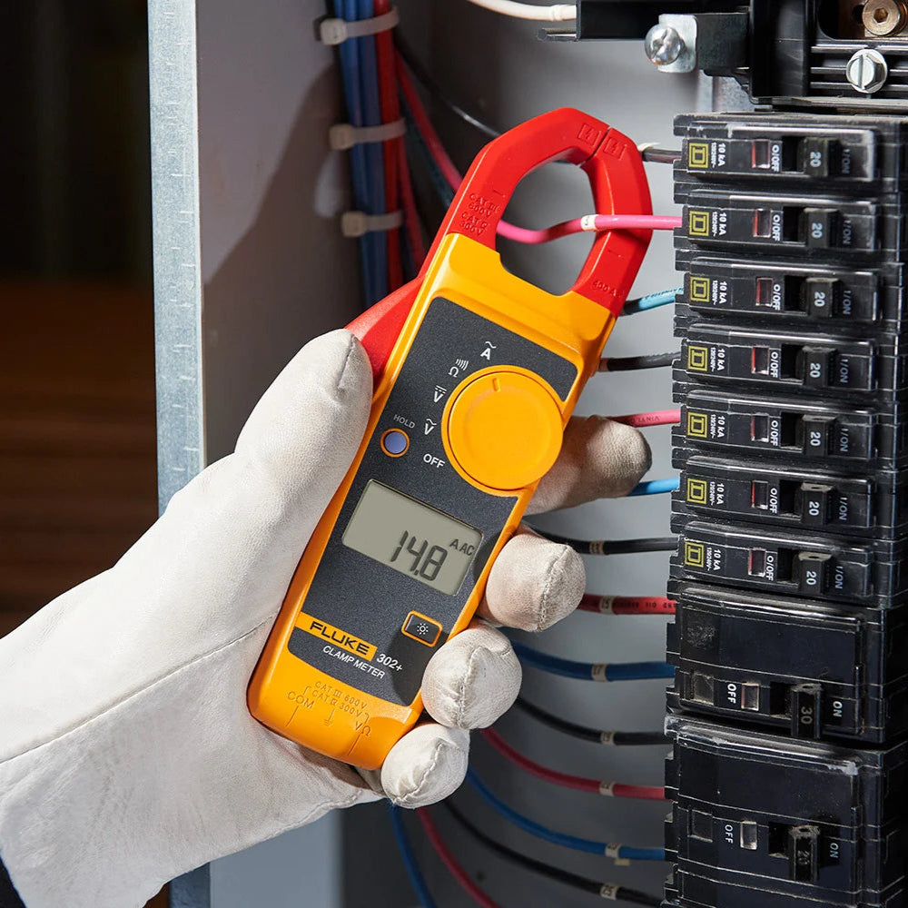 Fluke 302+ CAT III Digital Clamp Meter