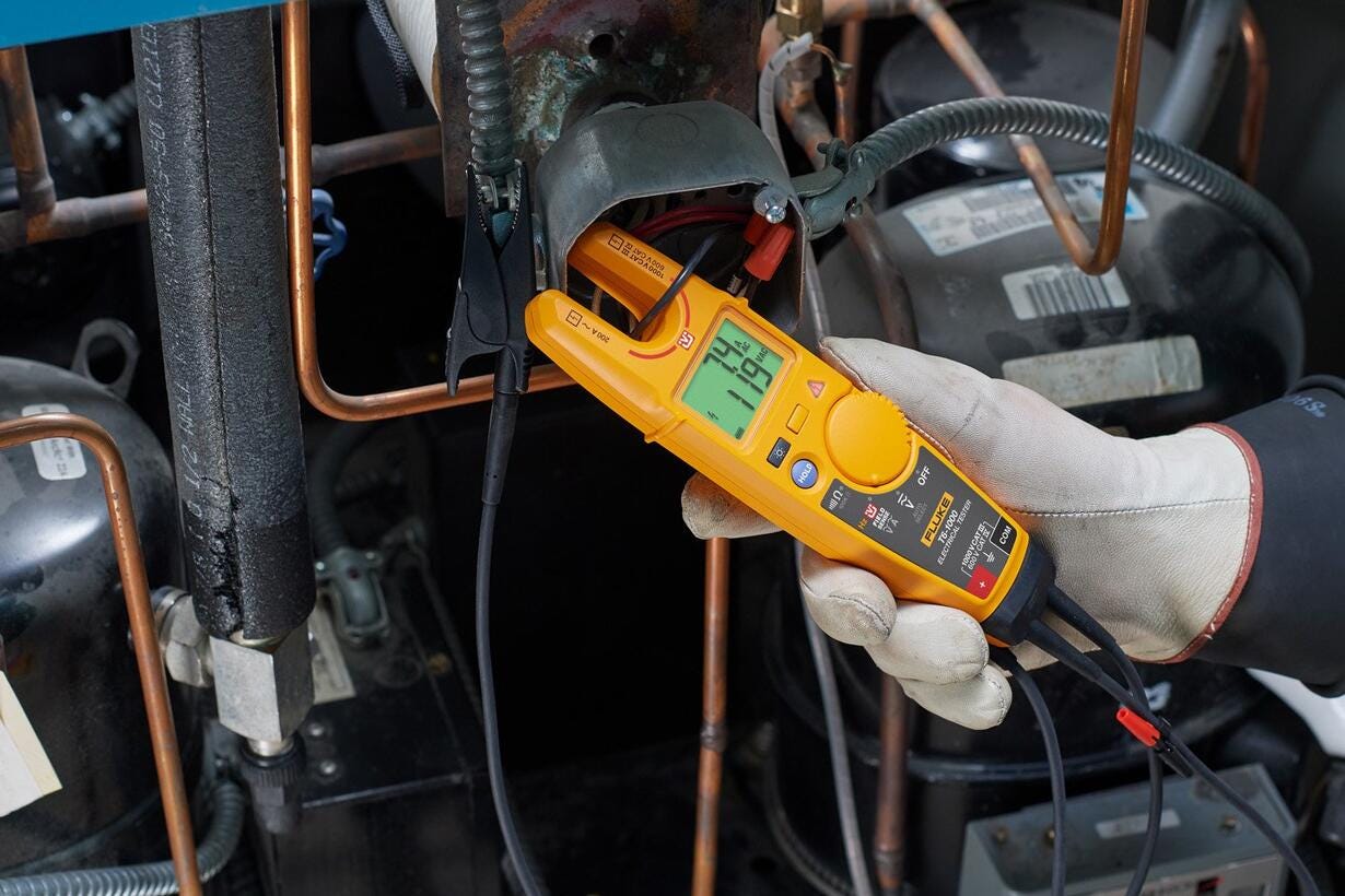 Fluke T6-1000+ electrical tester field application